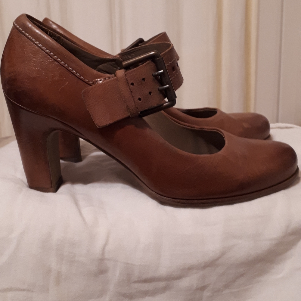 ECCO Genuine leather mary jane sandals. Size 6, Tan